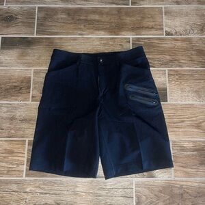 Lululemon men’s black commuter shorts